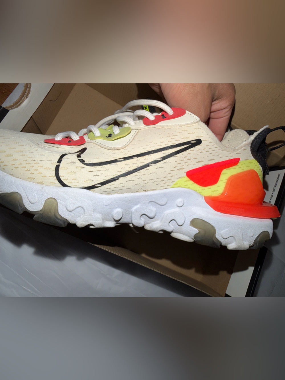 Nike NSW react vision
